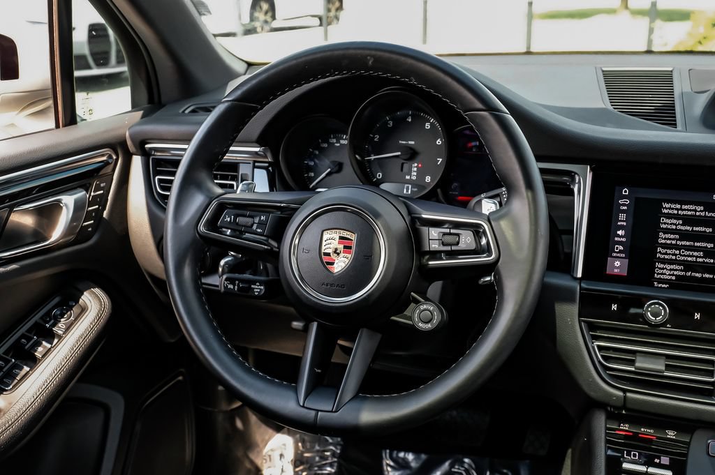 Used 2024 Porsche Macan AWD/4WD image 14