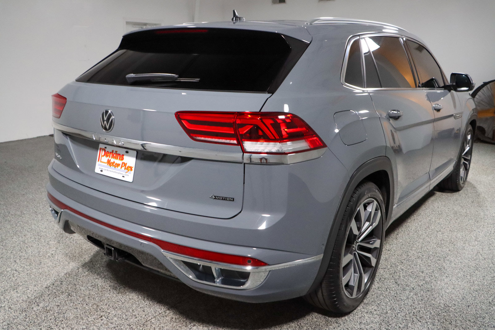Used 2023 Volkswagen Atlas Cross Sport SEL Premium R-Line AWD/4WD image 7