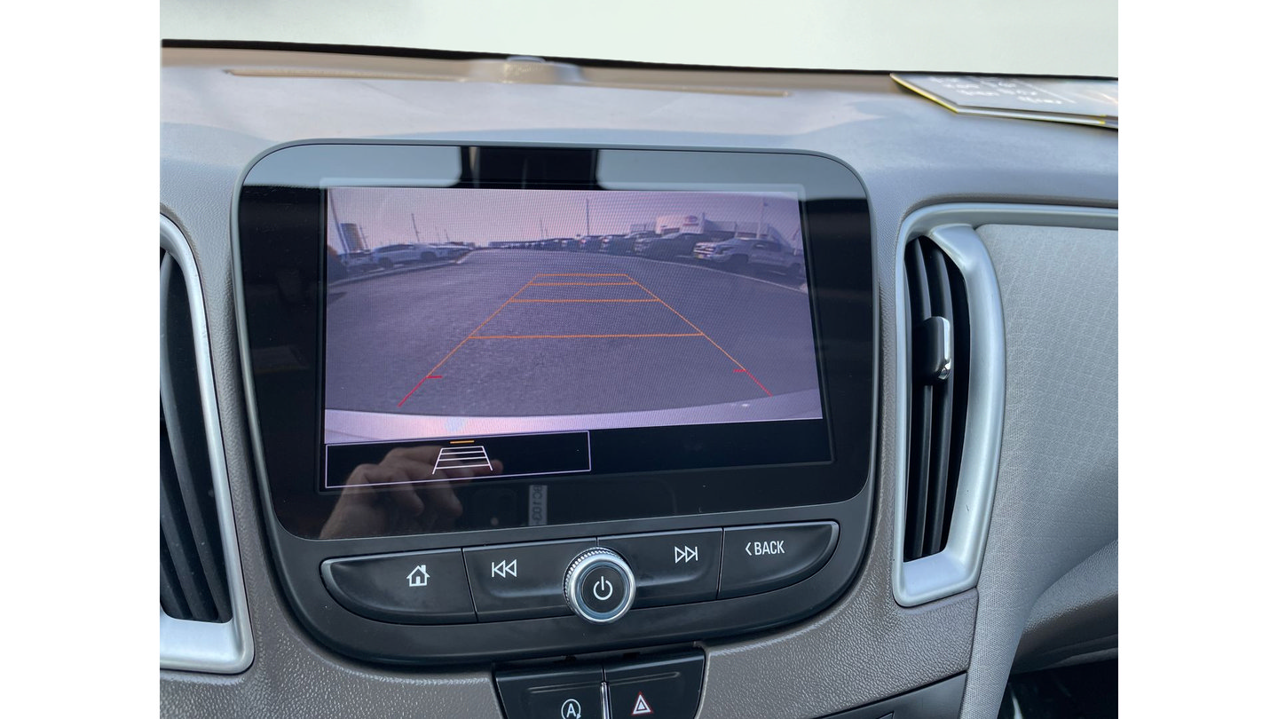 Used 2022 Chevrolet Malibu LT FWD image 9