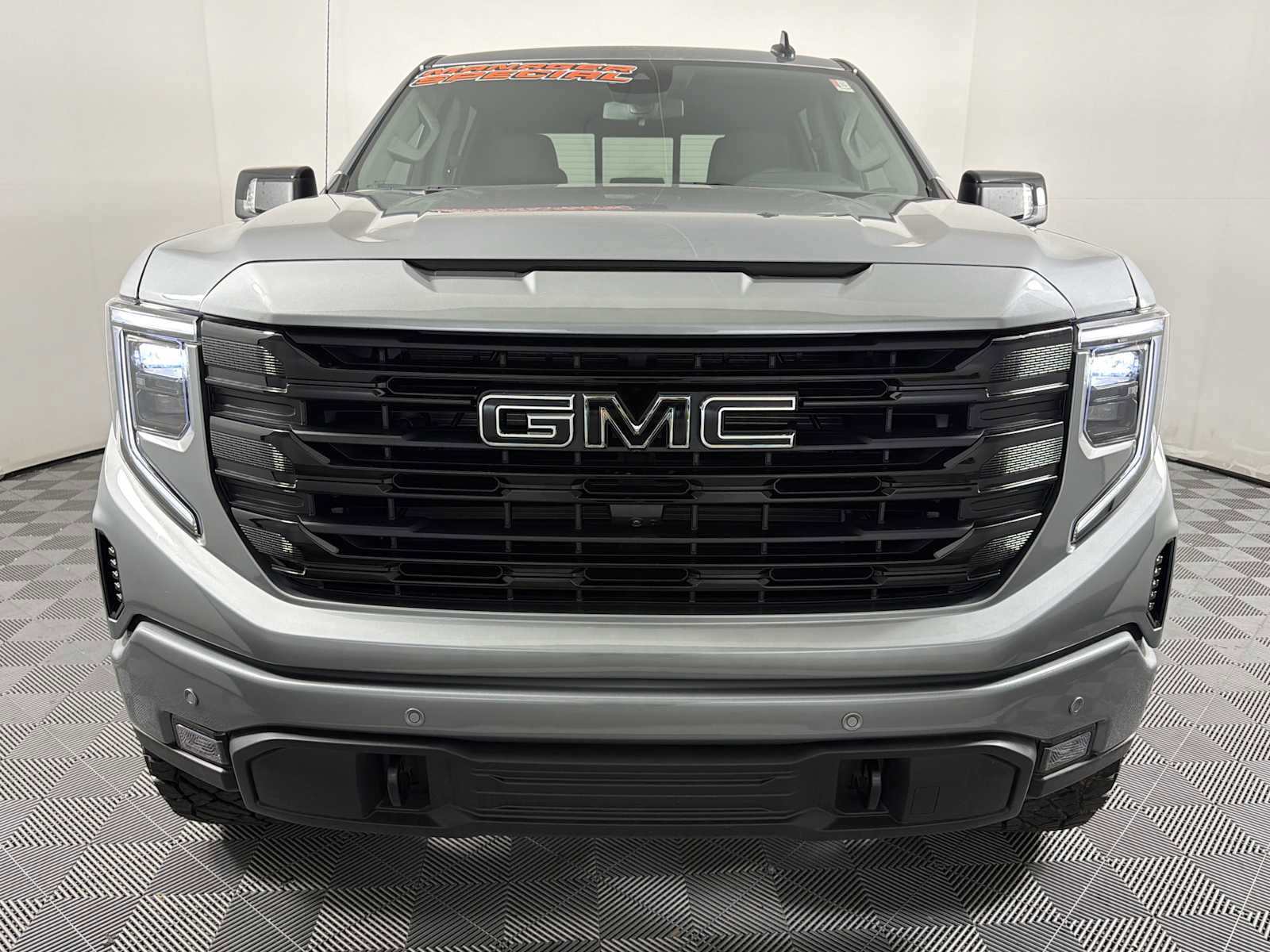 New 2025 GMC Sierra 1500 Elevation w/ Elevation Premium Package image 4