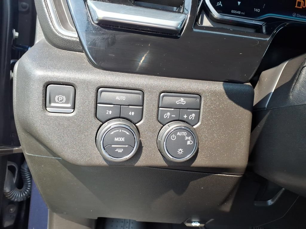 Used 2022 Chevrolet Silverado 1500 LT AWD/4WD image 11