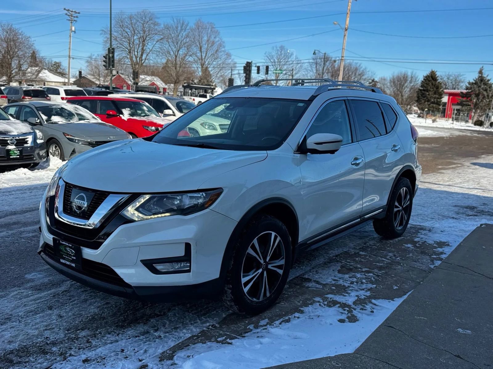 Used 2017 Nissan Rogue SL image 3