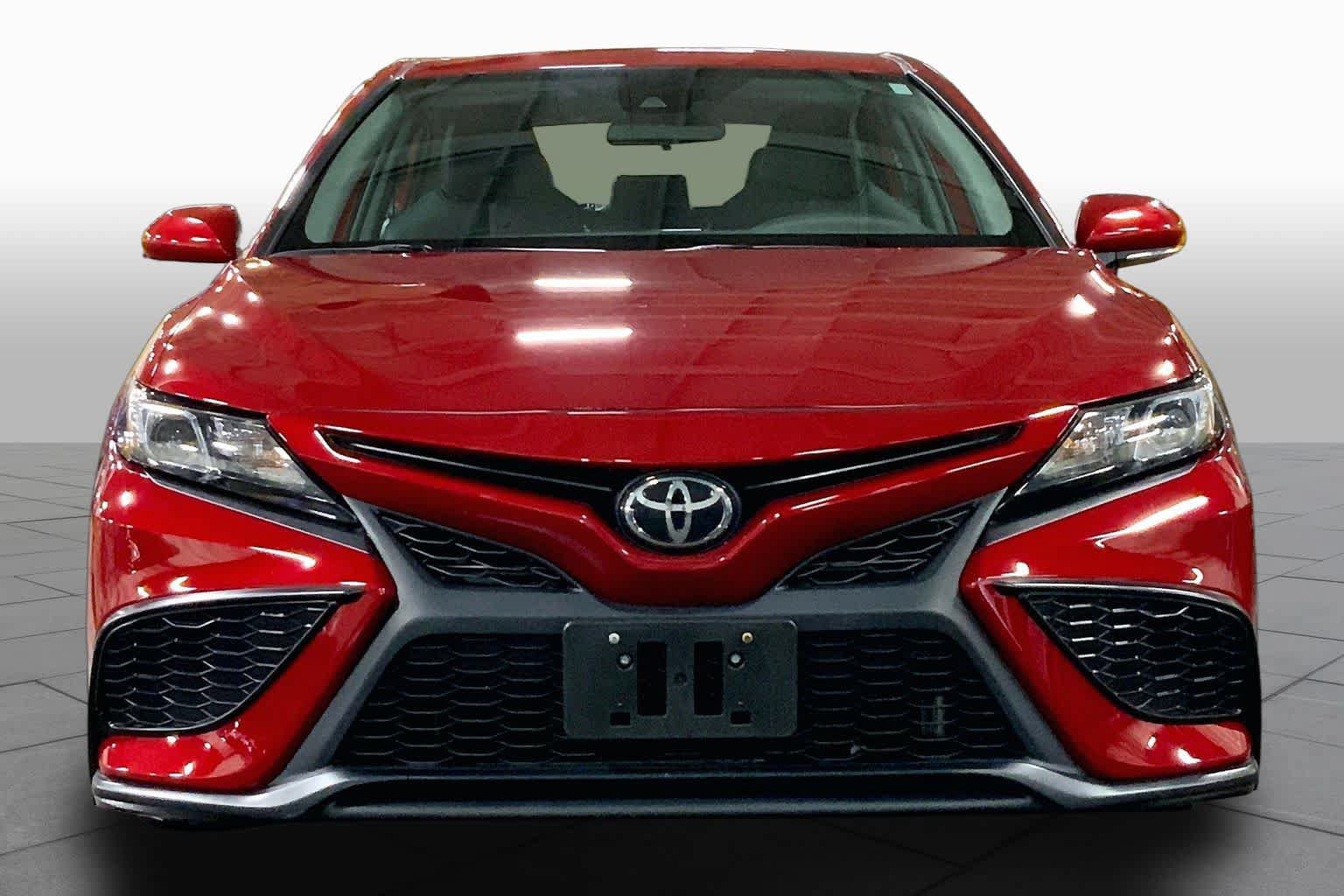 Used 2023 Toyota Camry SE w/ Cold Weather Package AWD/4WD image 4