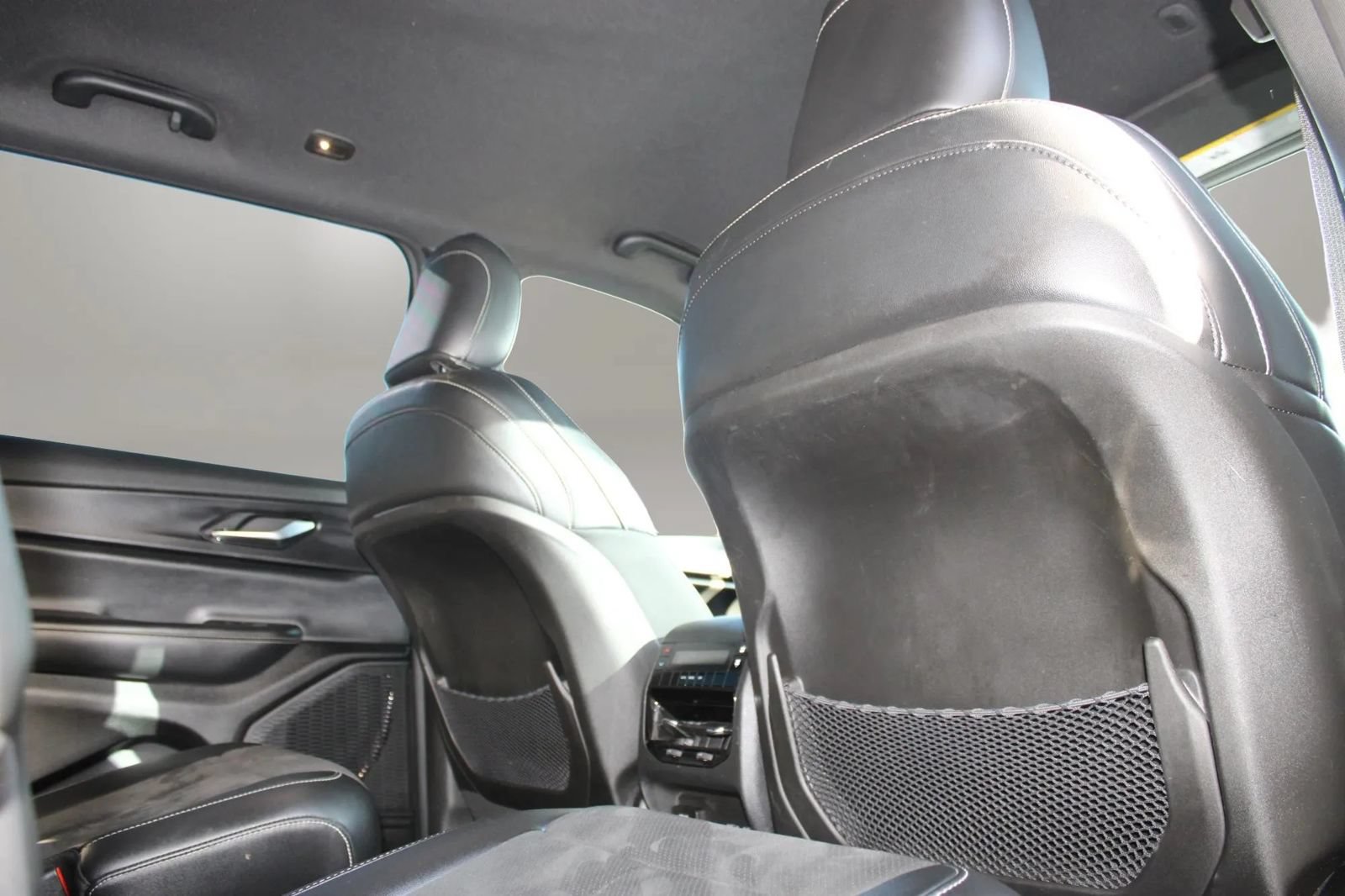 Used 2023 Jeep Grand Cherokee L Laredo RWD image 15