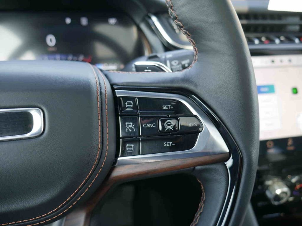 Used 2025 Jeep Grand Cherokee L Summit w/ Advanced Protech Group IV image 40