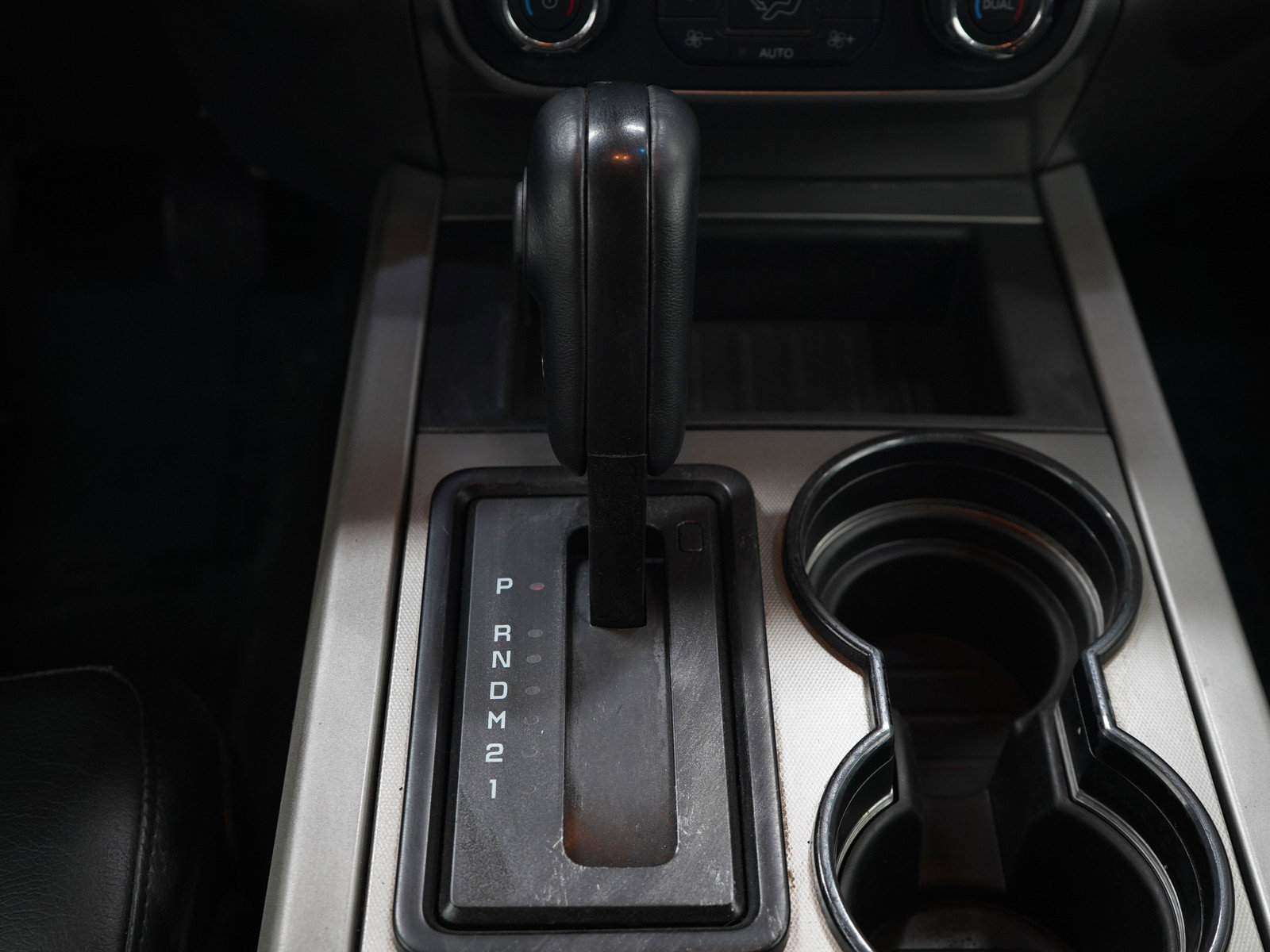 Used 2017 Ford Expedition XLT w/ Equipment Group 202A AWD/4WD image 19