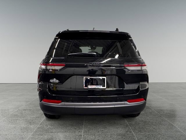 New 2026 Jeep Grand Cherokee Altitude AWD/4WD image 23