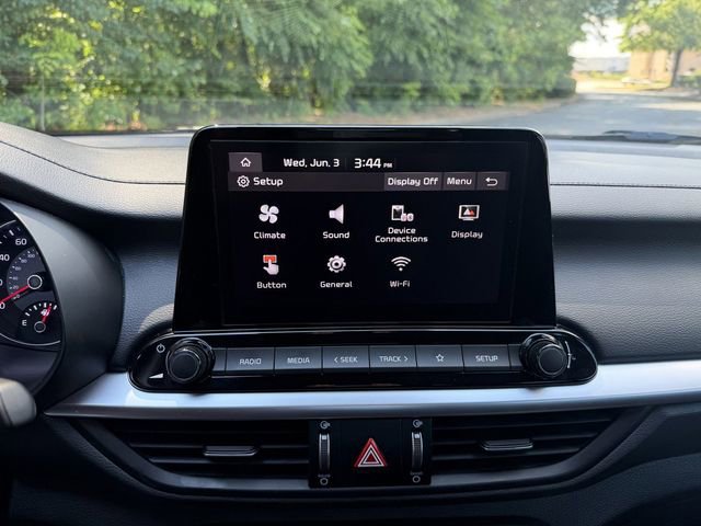 Certified 2024 Kia Forte LXS w/ LXS Technology Package FWD image 17