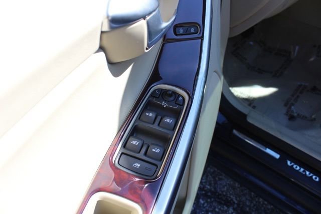 Used 2015 Volvo XC60 T6 w/ Proximity Package AWD/4WD image 23