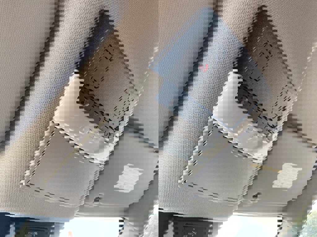 Used 2024 Nissan Rogue SV image 26