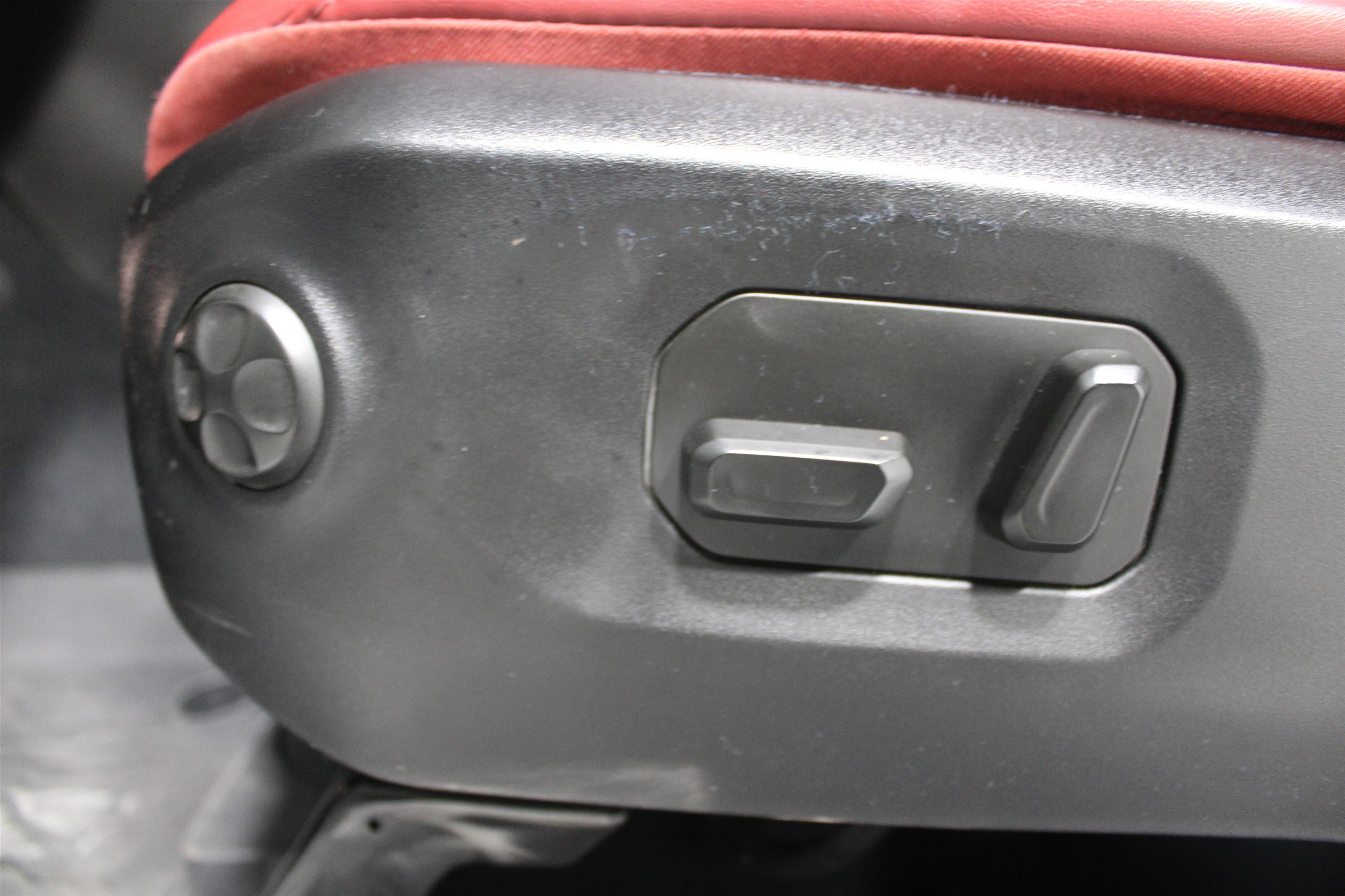 Used 2024 Jeep Wrangler Unlimited Rubicon 392 image 4