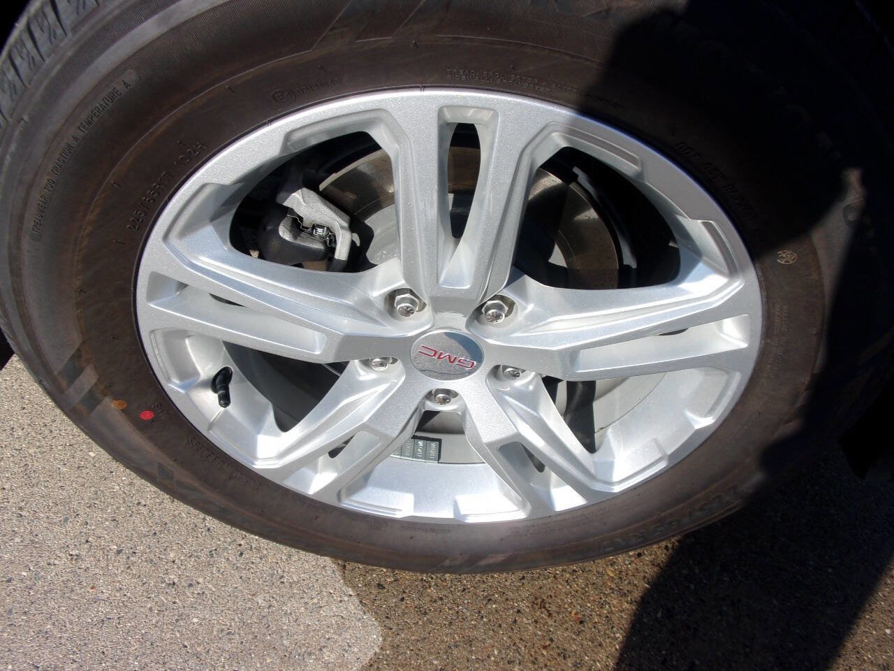 Used 2021 GMC Terrain SLE w/ Driver Convenience Package AWD/4WD image 9