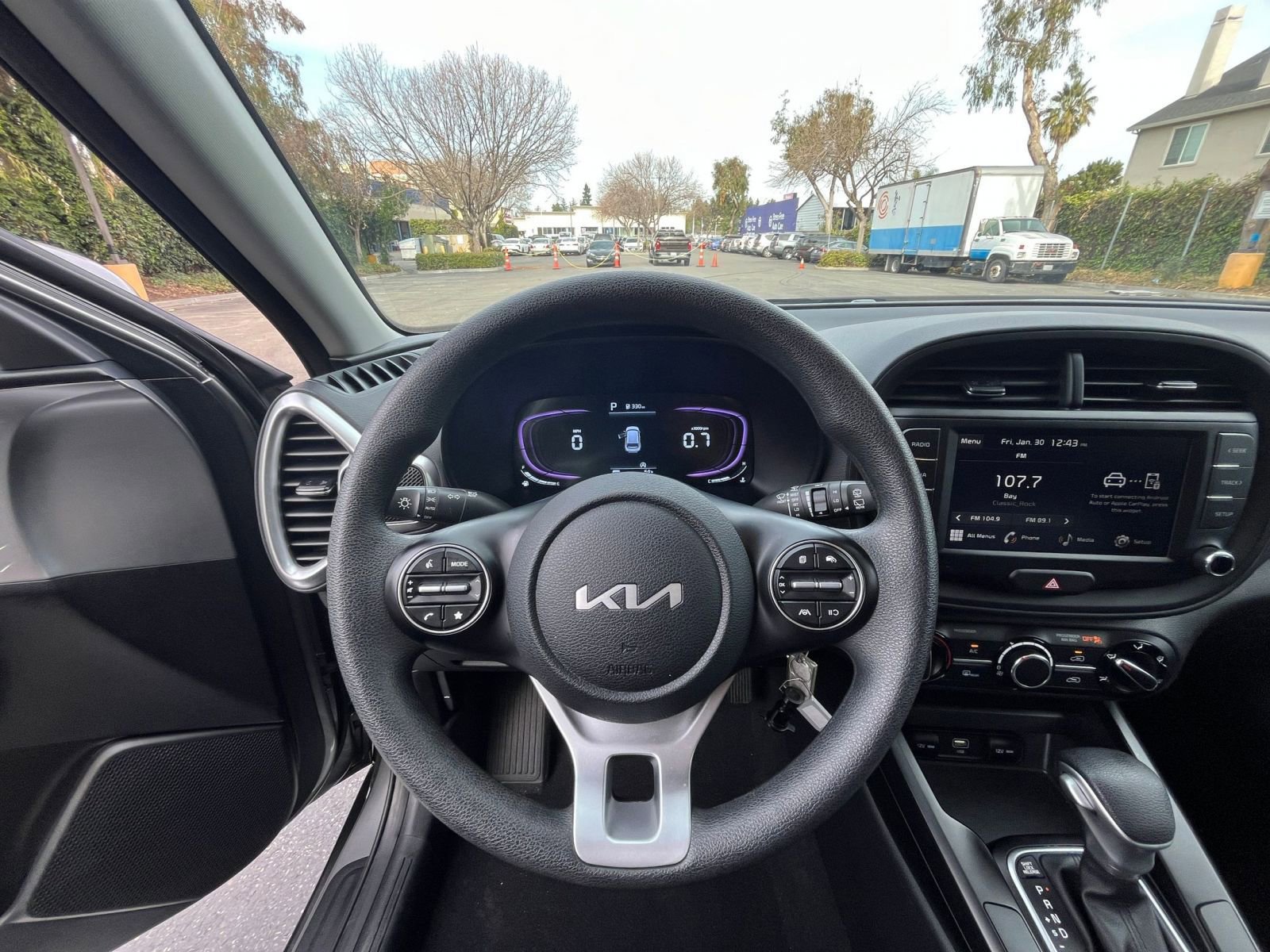 Used 2025 Kia Soul LX w/ LX Technology Package image 32