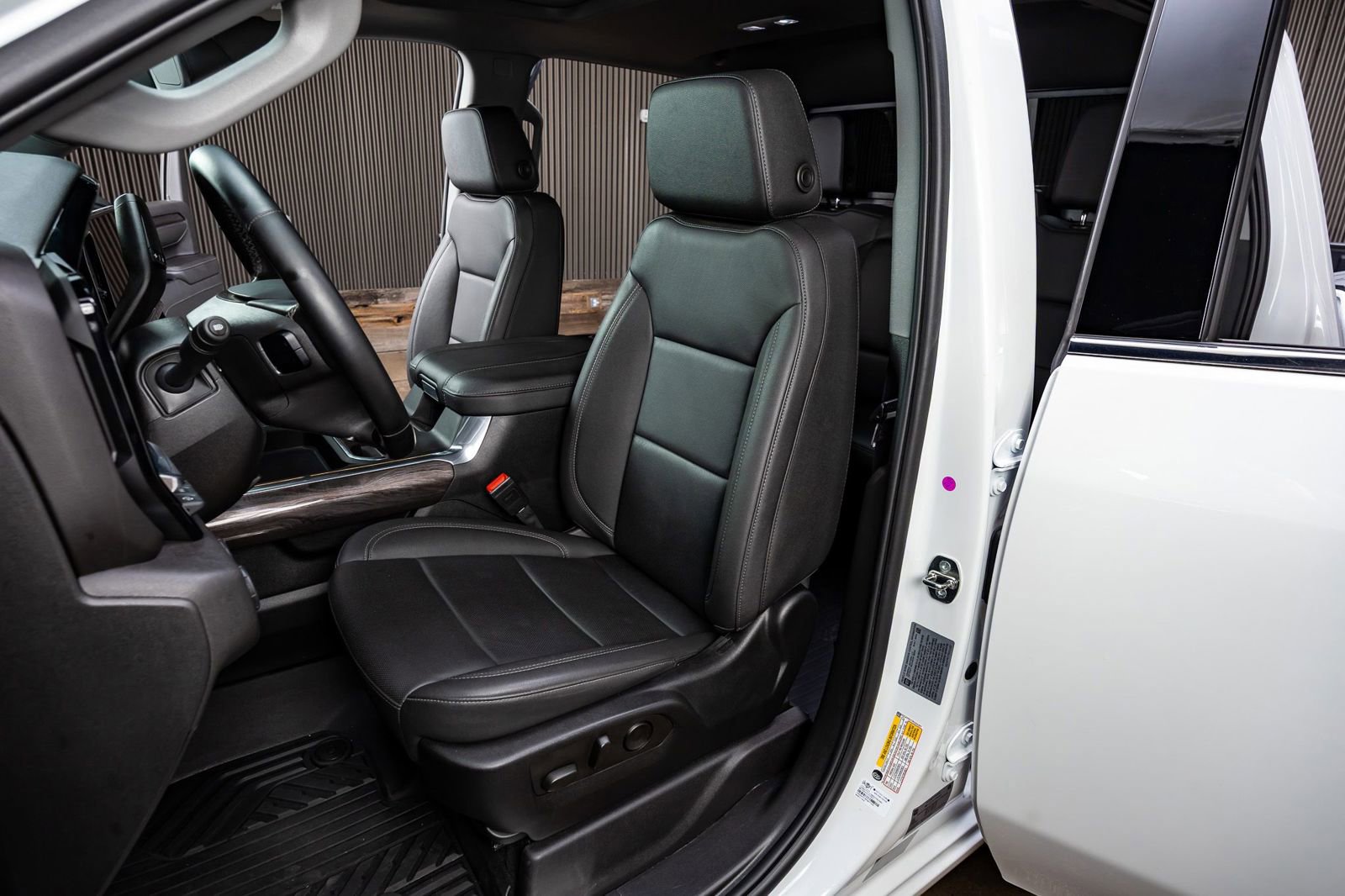 Used 2024 Chevrolet Silverado 2500 LTZ w/ LTZ Premium Package image 28