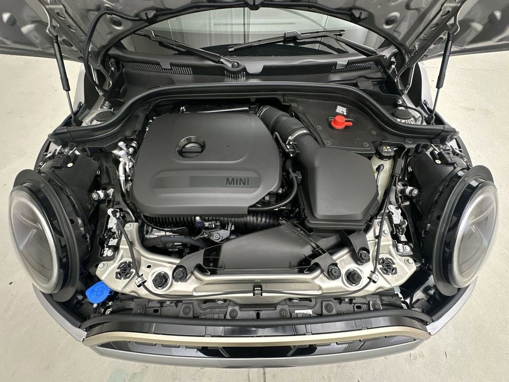 New 2025 MINI Cooper 4-Door Hardtop FWD image 30