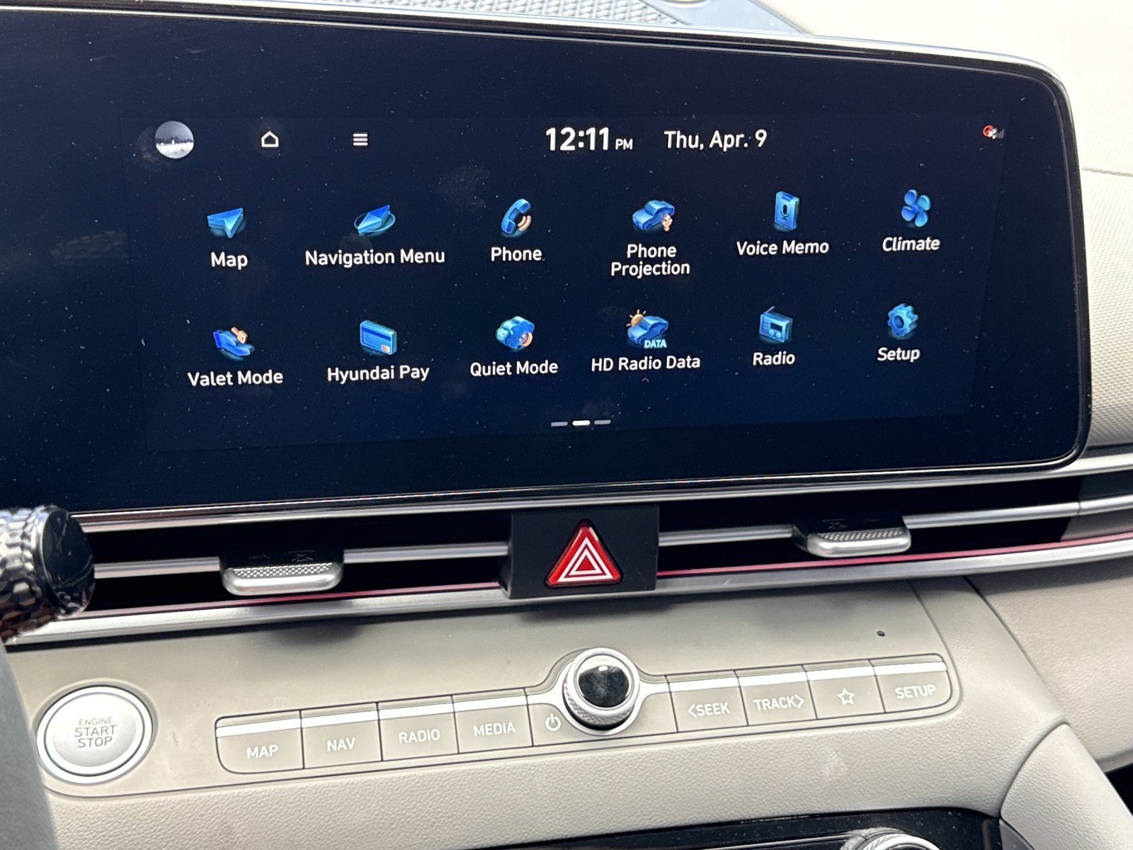 Certified 2024 Hyundai Elantra SEL image 24