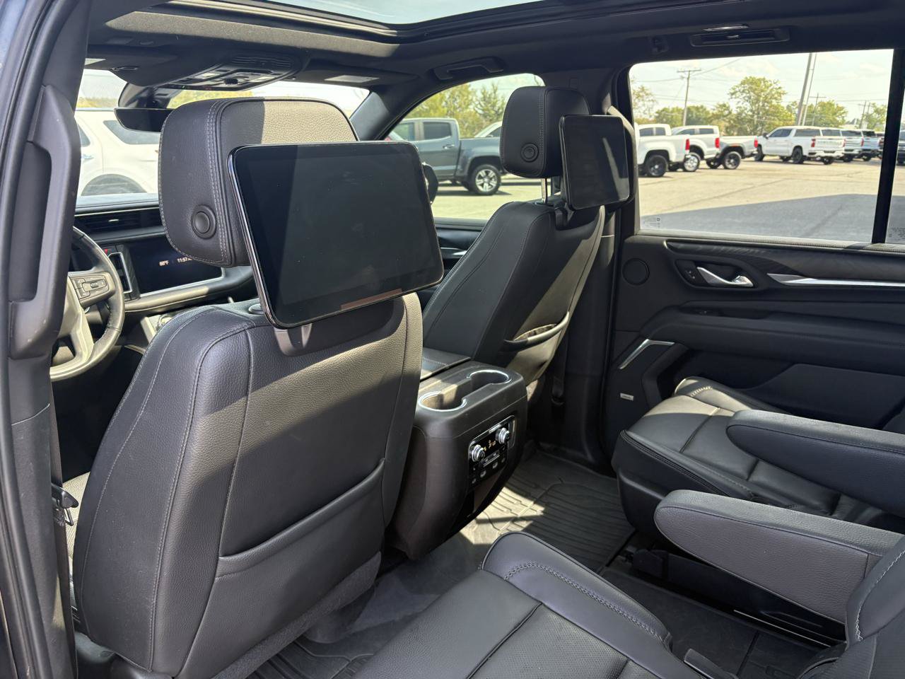 Used 2021 GMC Yukon Denali w/ Denali Ultimate Package AWD/4WD image 14