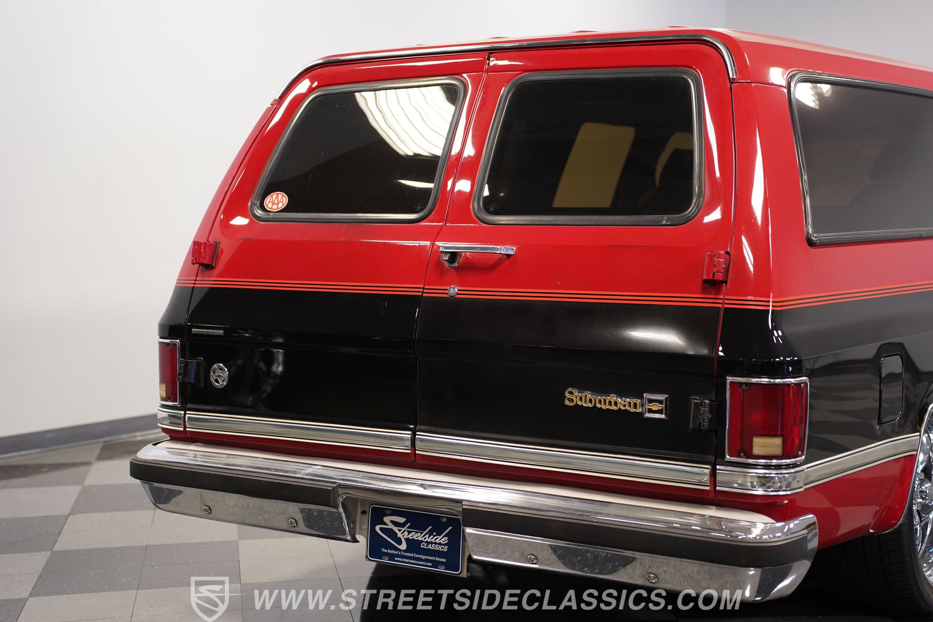 Used 1987 Chevrolet Suburban 2WD image 26