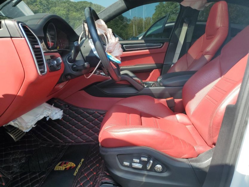 Used 2021 Porsche Cayenne GTS image 6