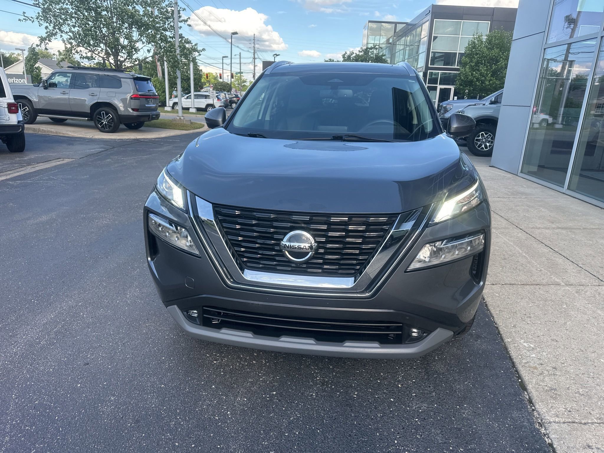 Used 2021 Nissan Rogue SL AWD/4WD image 7