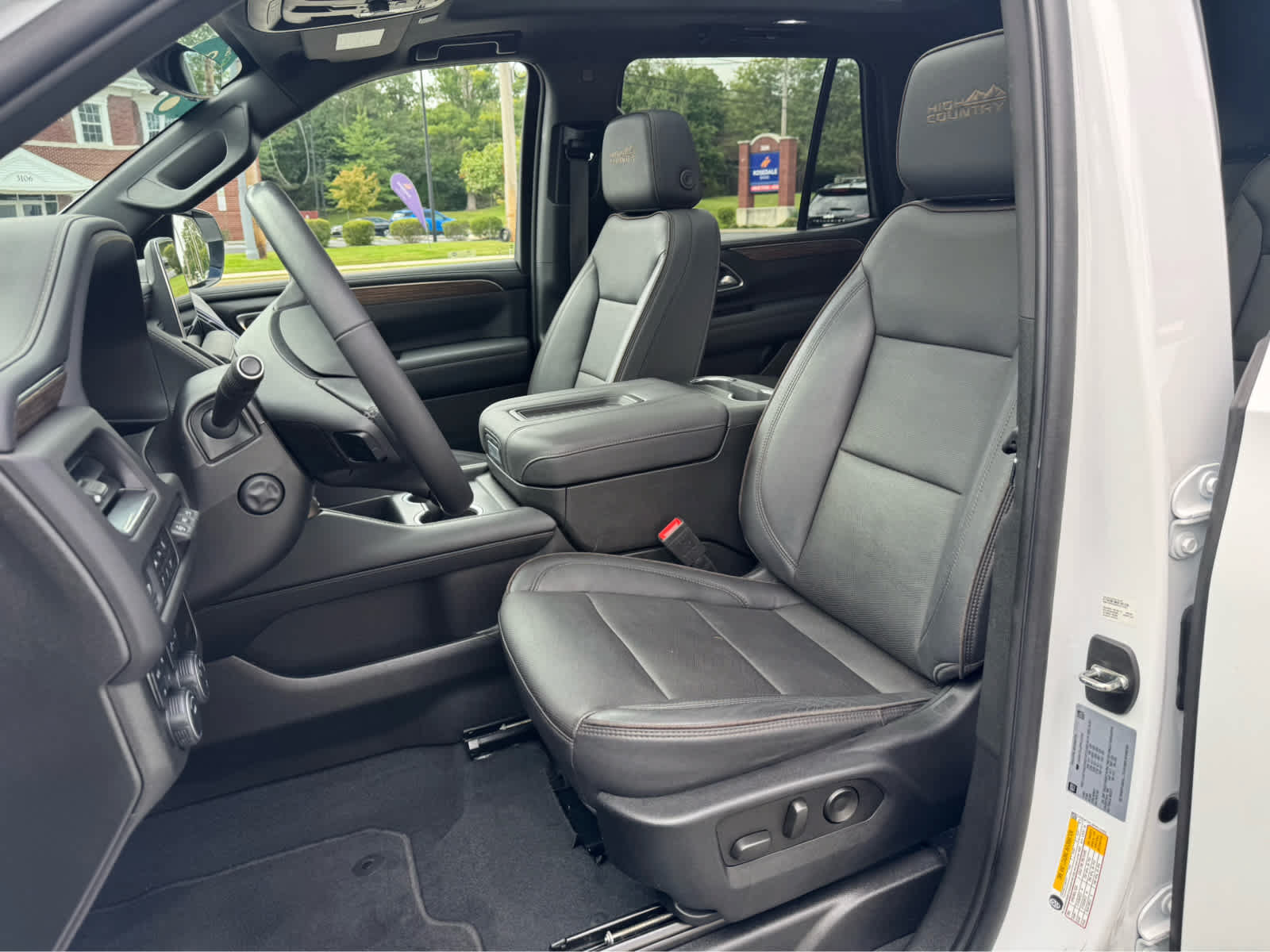 Used 2023 Chevrolet Tahoe High Country AWD/4WD image 13