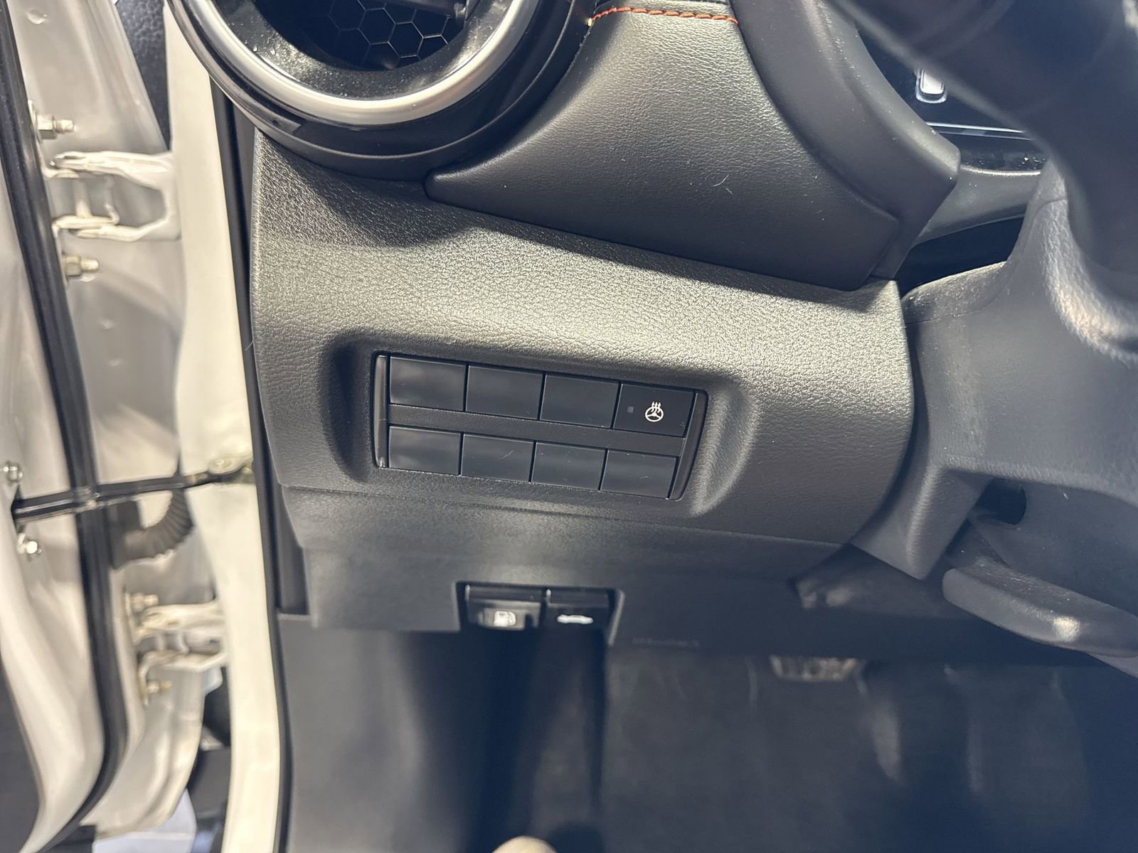 Used 2023 Nissan Kicks SR w/ SR Premium Package image 21