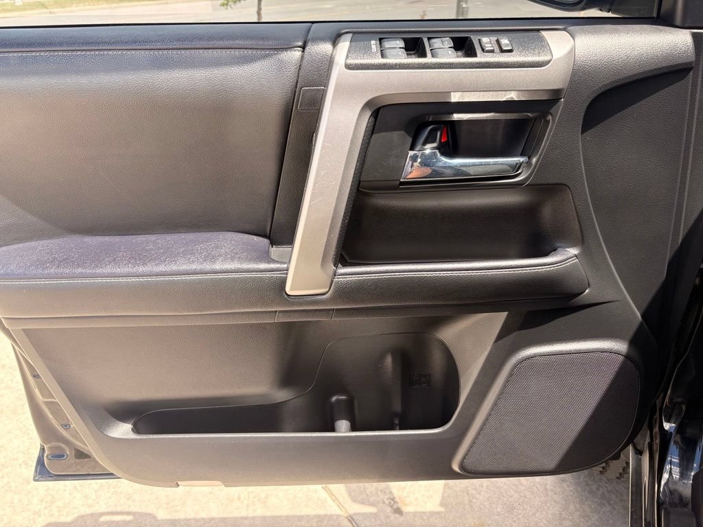 Used 2020 Toyota 4Runner SR5 Premium w/ Moonroof Package AWD/4WD image 11