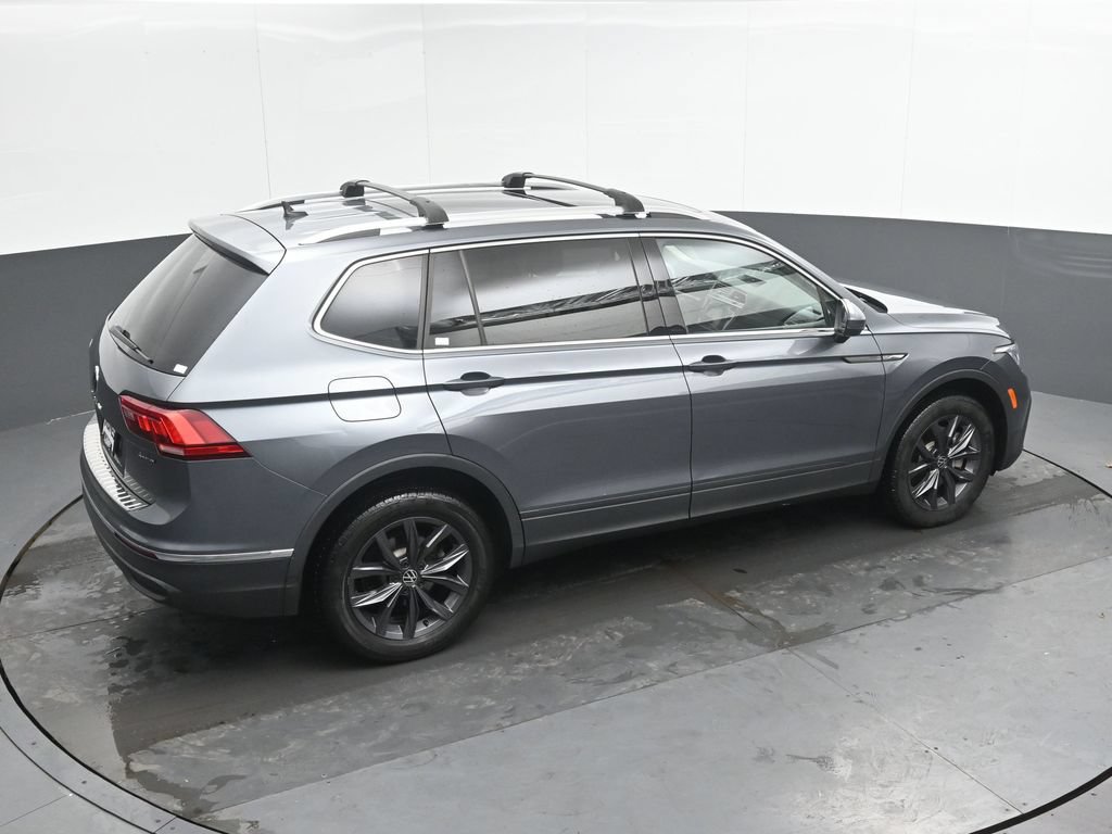 Used 2022 Volkswagen Tiguan SE AWD/4WD image 30