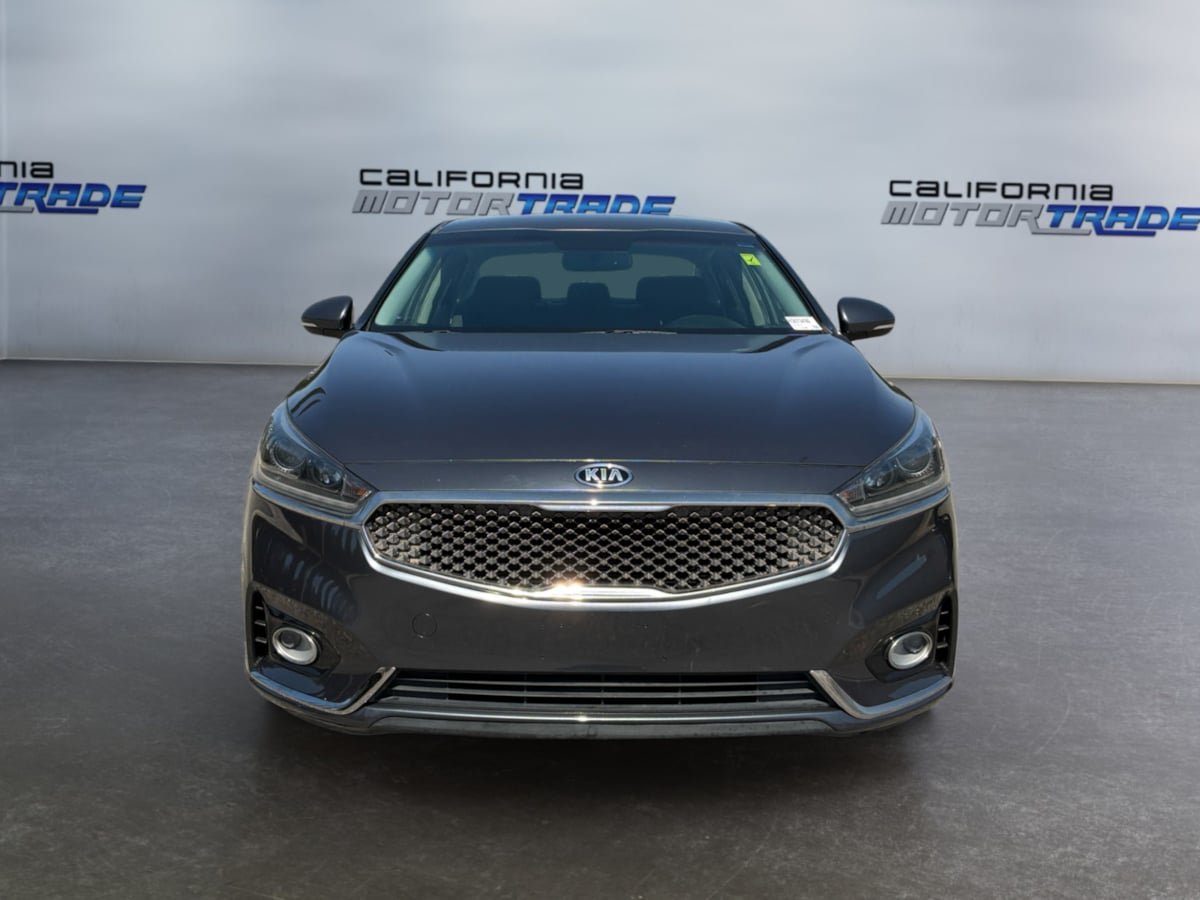 Used 2017 Kia Cadenza Premium w/ Luxury Package FWD image 2