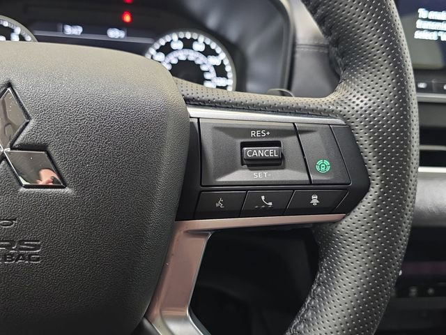 Used 2024 Mitsubishi Outlander SE AWD/4WD image 17