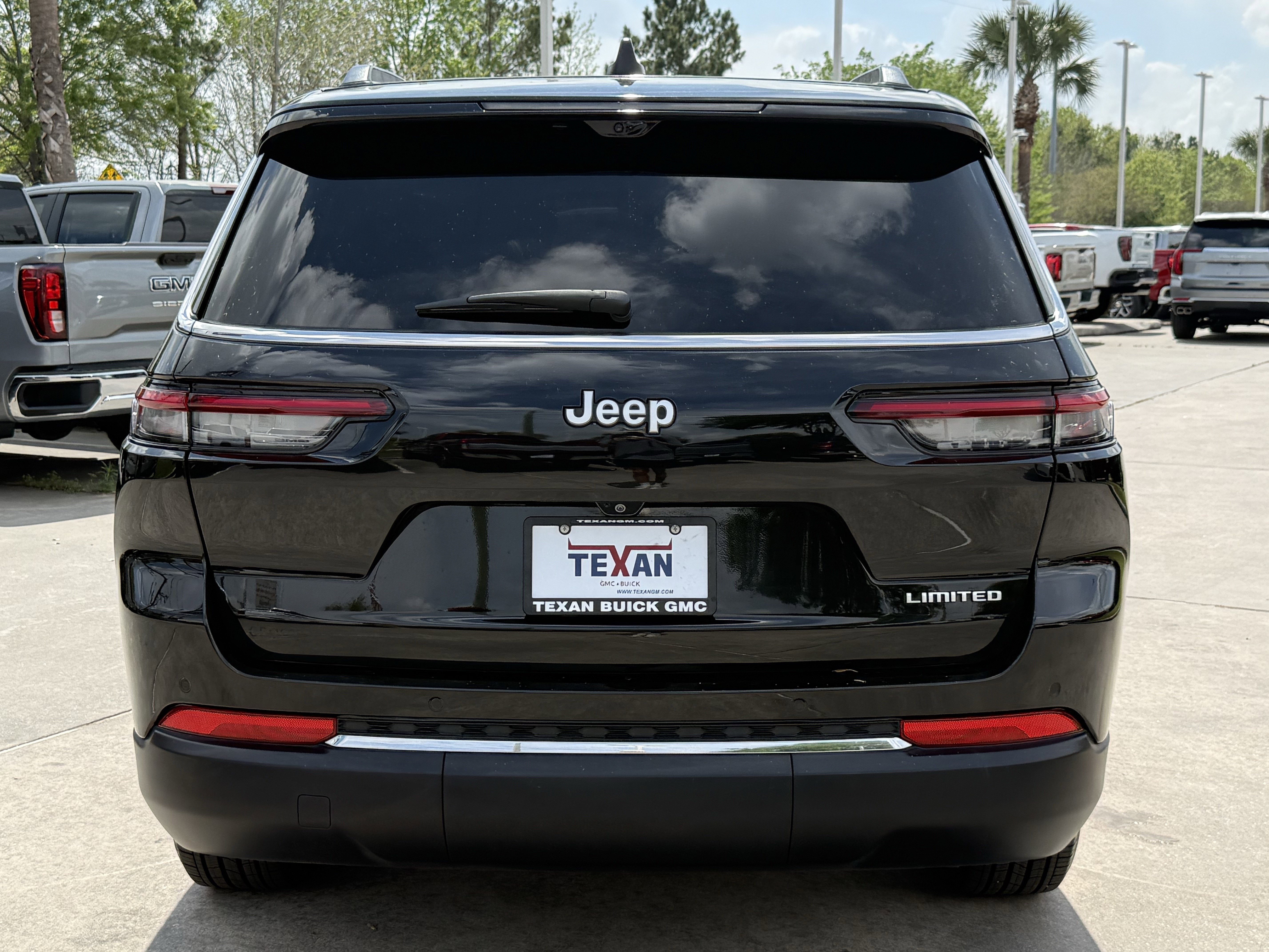 Used 2024 Jeep Grand Cherokee L Limited w/ Luxury Tech Group II image 6