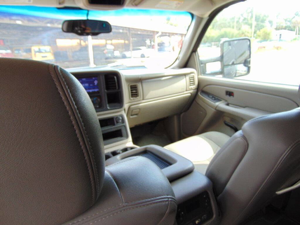 Used 2005 Chevrolet Silverado 2500 LS w/ Heavy-Duty Power Package image 22