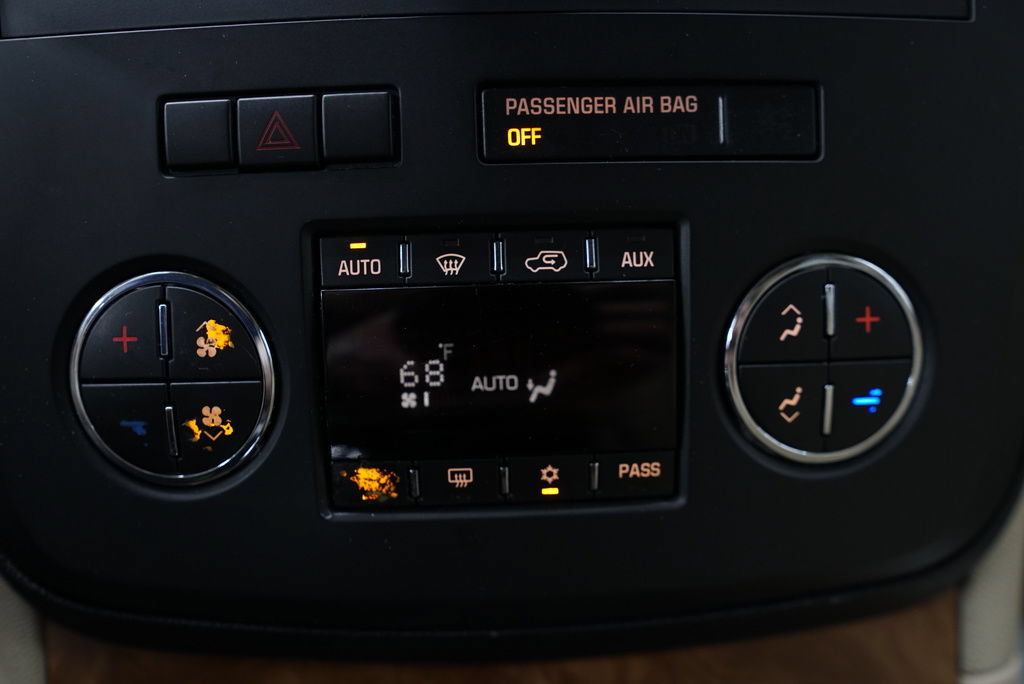 Used 2007 Saturn Outlook XR w/ Premium Trim Pkg FWD image 29