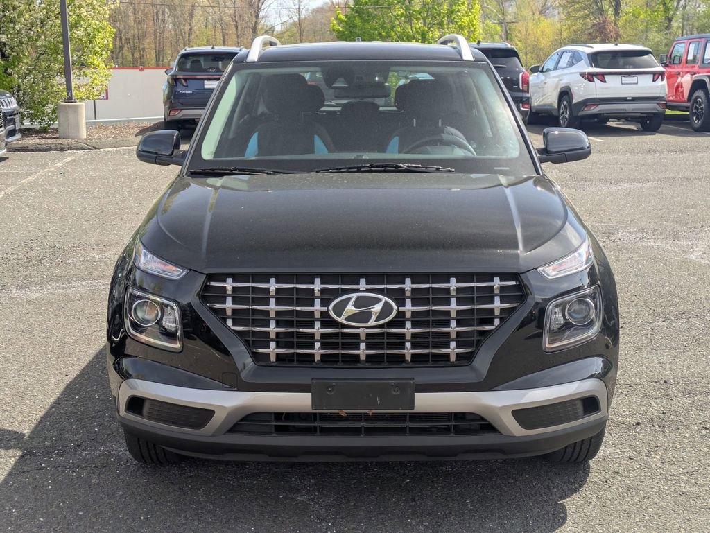 Certified 2022 Hyundai Venue SEL w/ Cargo Package FWD image 4