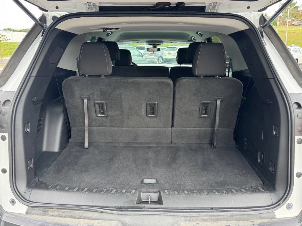 Used 2020 Chevrolet Traverse LS FWD image 22