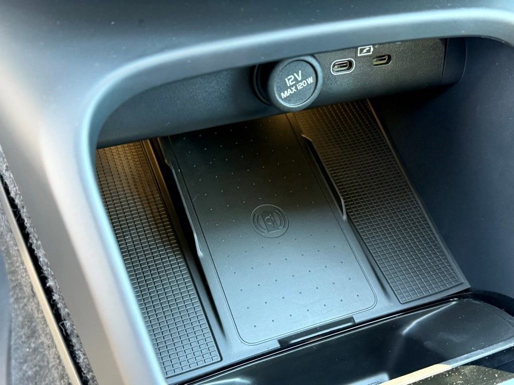 New 2026 Volvo XC40 B5 Ultra w/ Protection Package Premier image 27