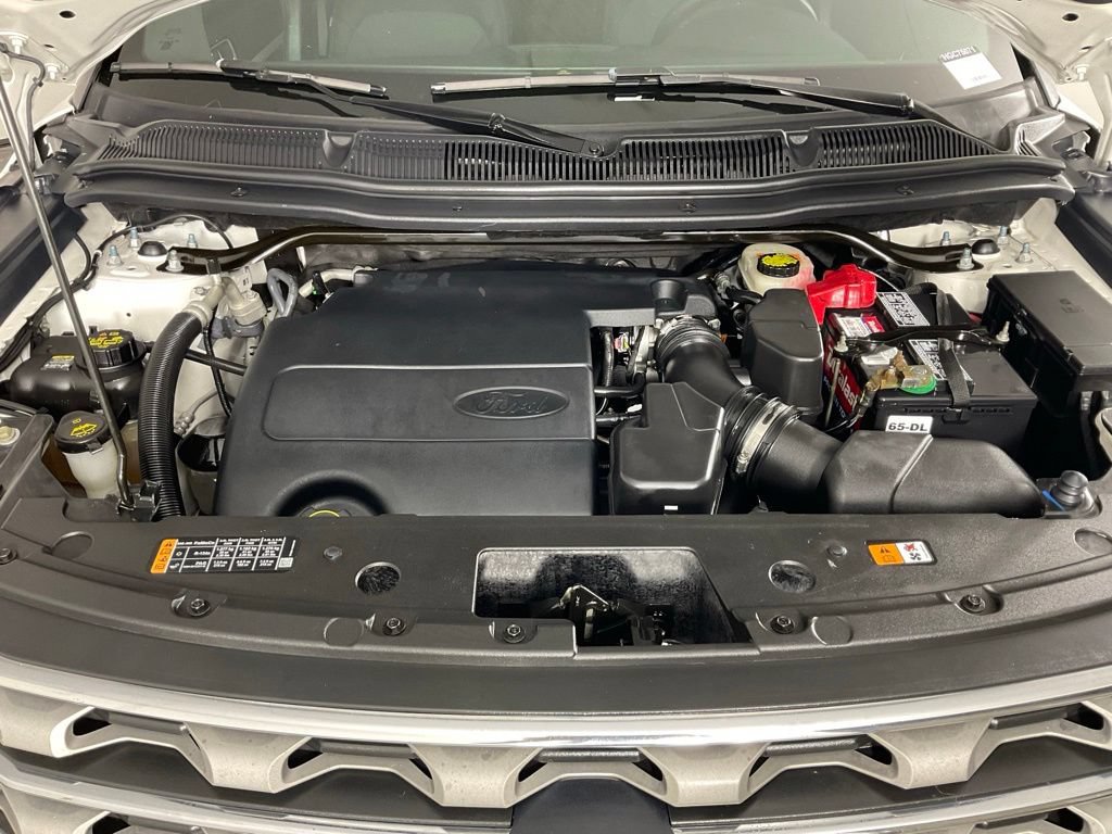 Used 2017 Ford Explorer XLT FWD image 9