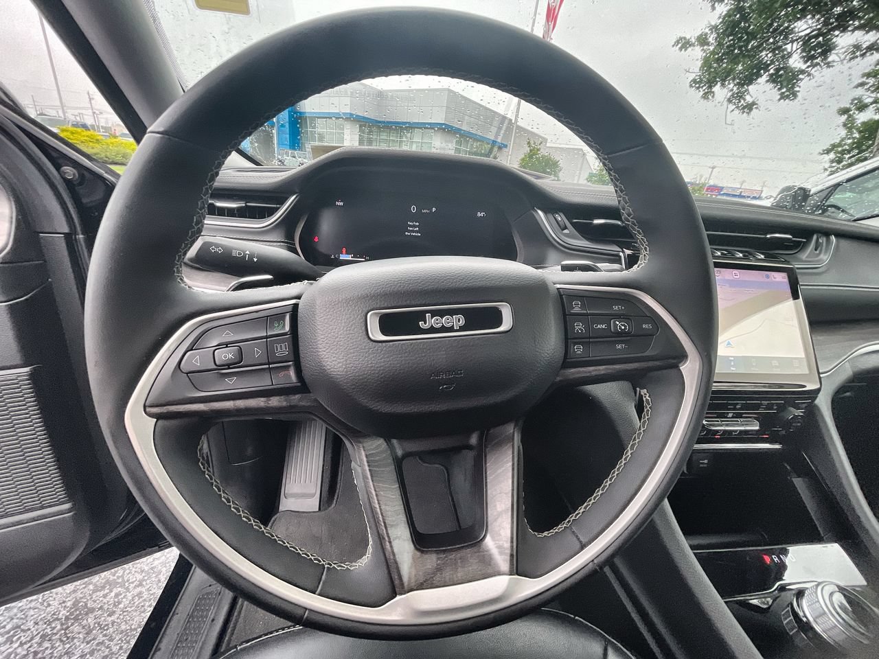 Used 2023 Jeep Grand Cherokee Limited w/ Black Appearance Package RWD image 11