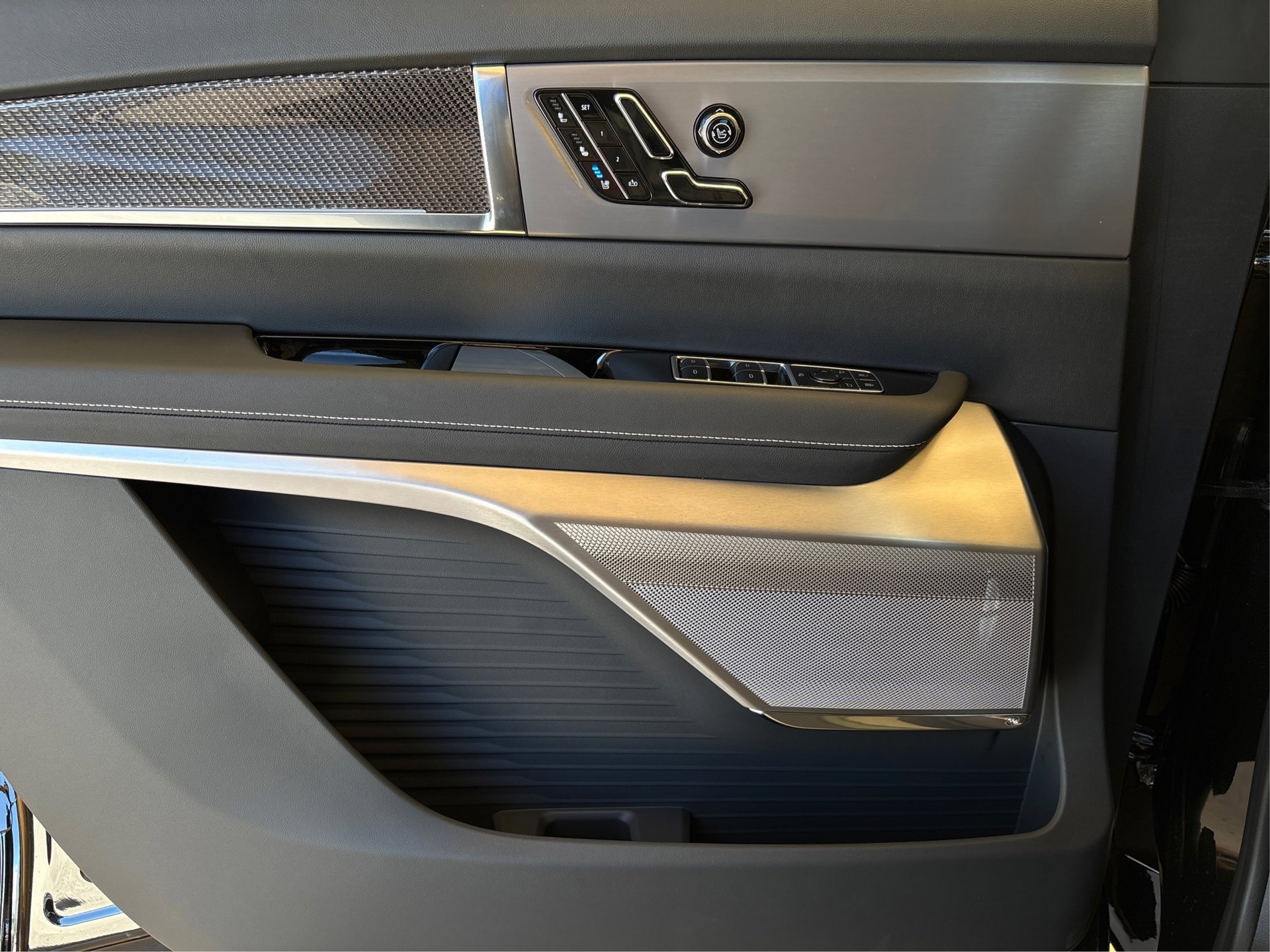 New 2027 Cadillac Vistiq Luxury AWD/4WD image 20