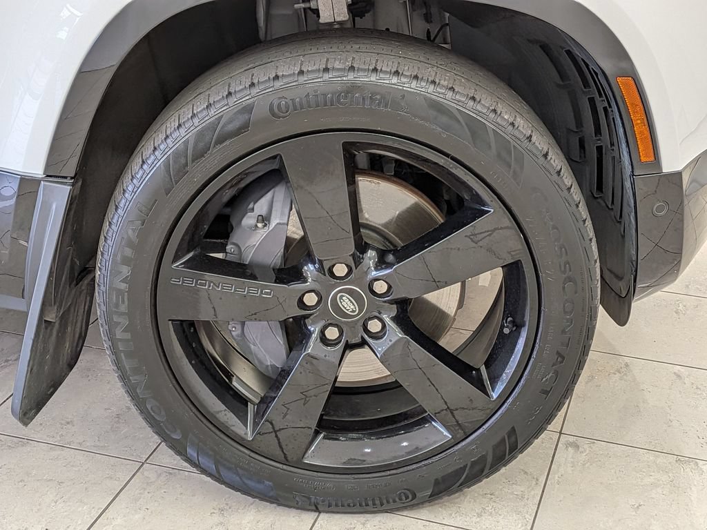 Used 2022 Land Rover Defender 110 X-Dynamic SE AWD/4WD image 12
