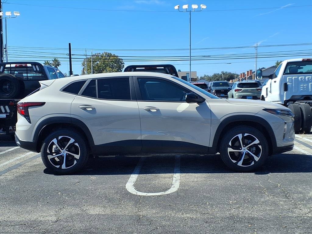 New 2026 Chevrolet Trax RS w/ Driver Confidence Package image 3