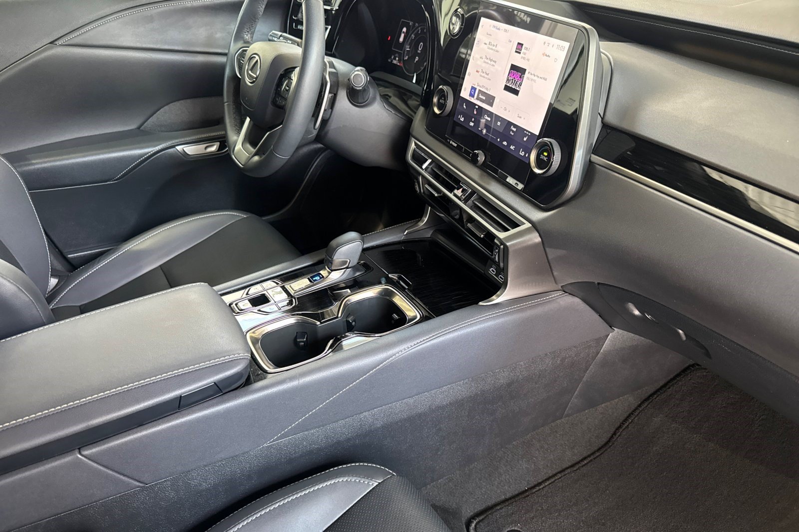 Used 2023 Lexus RX 350 AWD w/ Cold Area Package image 20