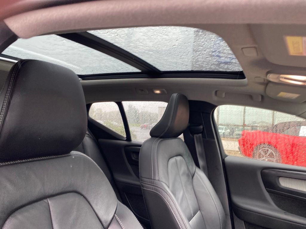 Used 2023 Volvo XC40 B5 Ultimate AWD/4WD image 24