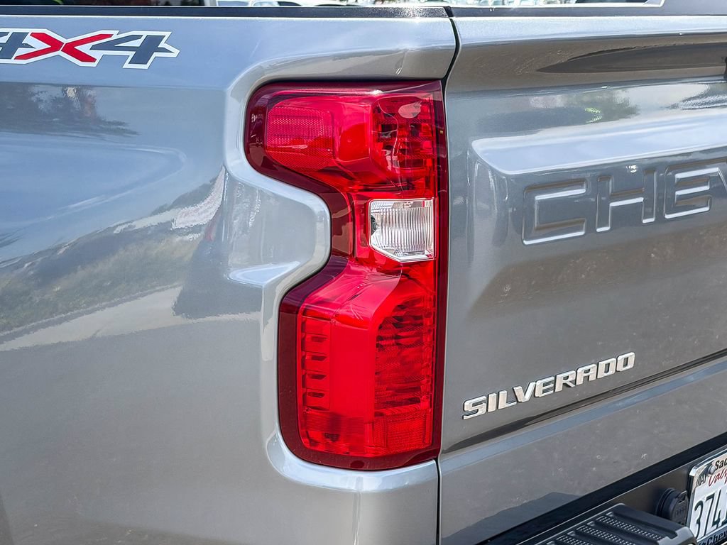 Certified 2025 Chevrolet Silverado 1500 Custom AWD/4WD image 8