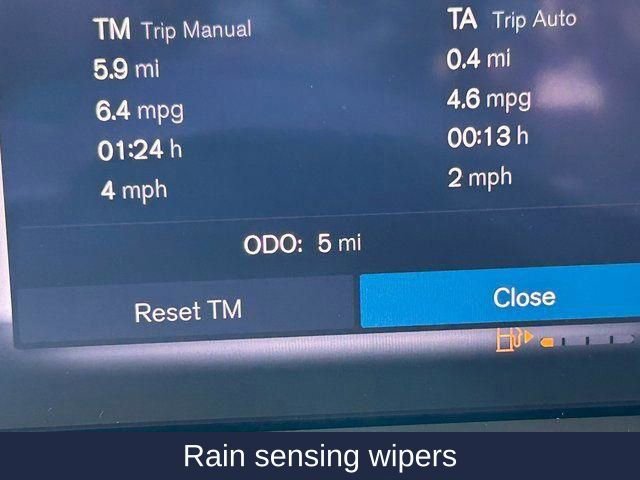 New 2025 Volvo XC40 B5 Ultra w/ Protection Package image 37