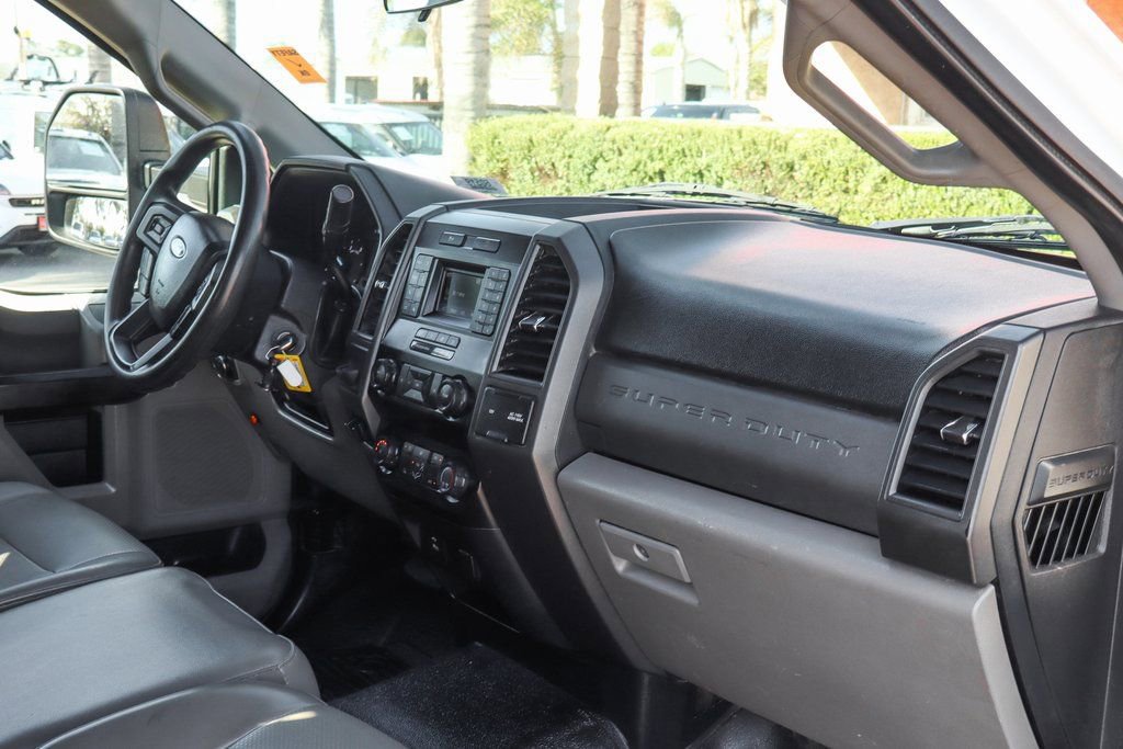 Used 2019 Ford F550 2WD Regular Cab Super Duty image 40