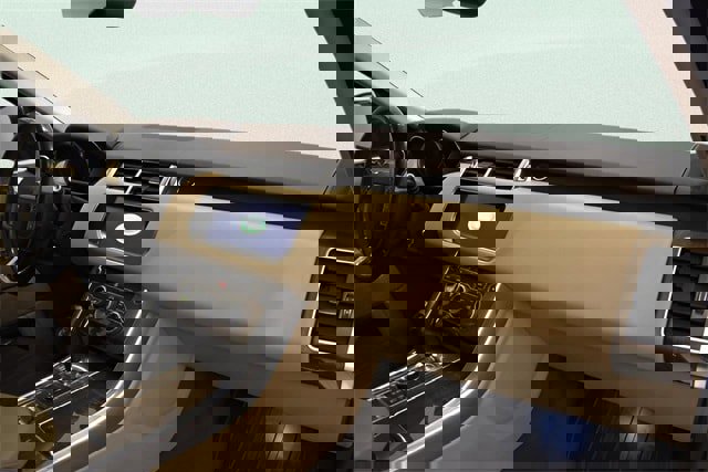 Used 2017 Land Rover Range Rover Sport HSE image 13