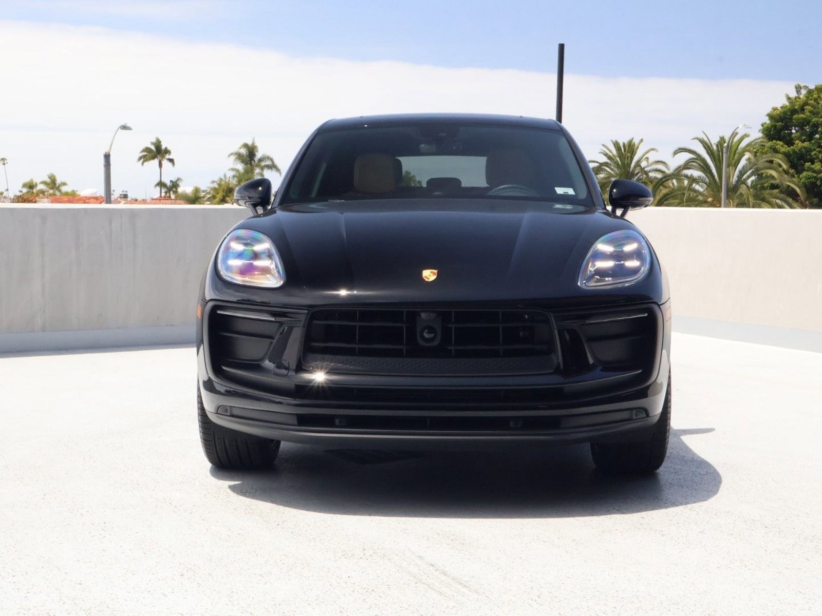 Certified 2025 Porsche Macan AWD/4WD image 6