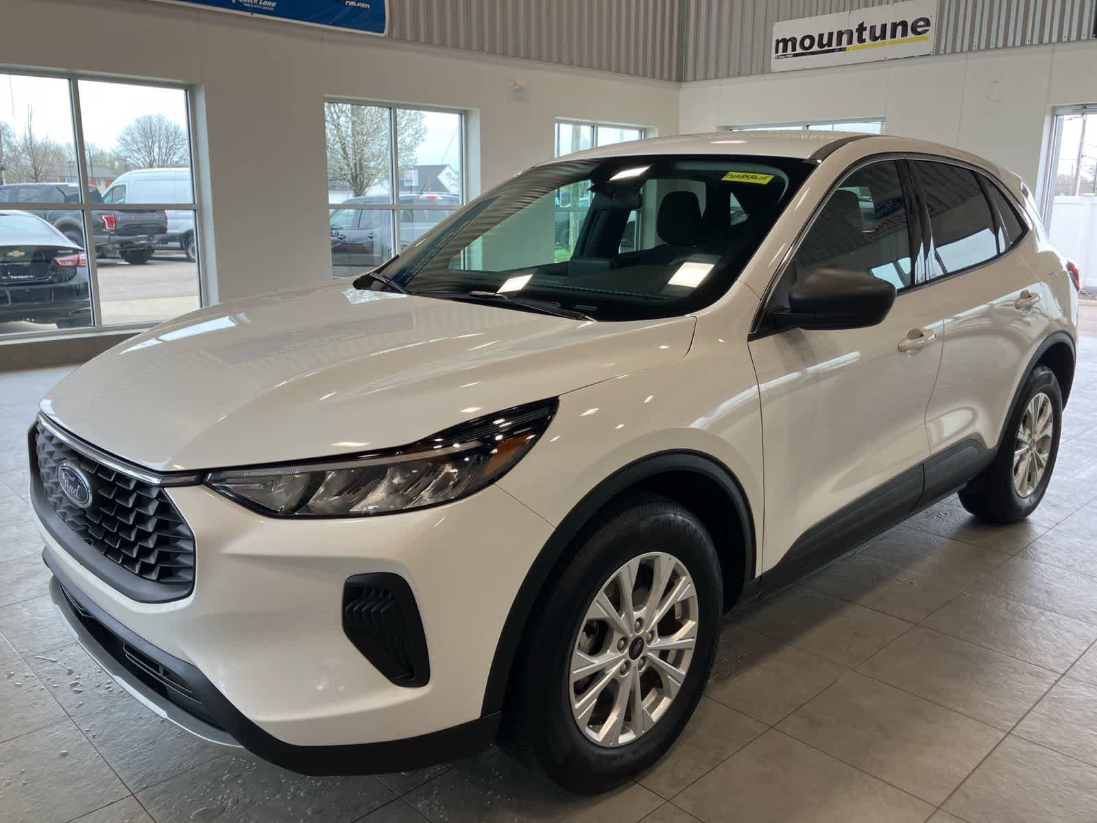 Used 2023 Ford Escape Active AWD/4WD image 1