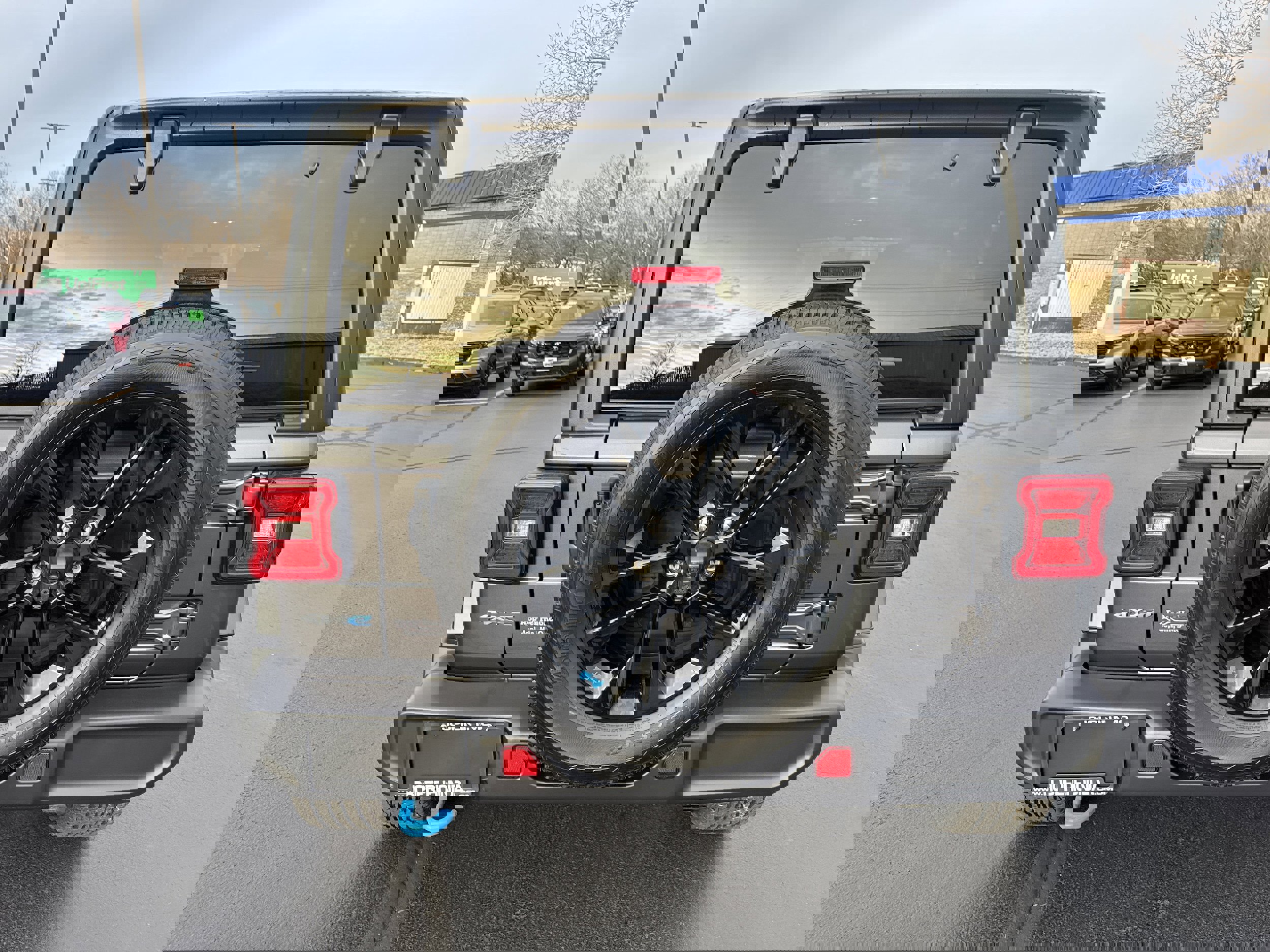 Used 2023 Jeep Wrangler Sahara w/ Cold Weather Group image 9